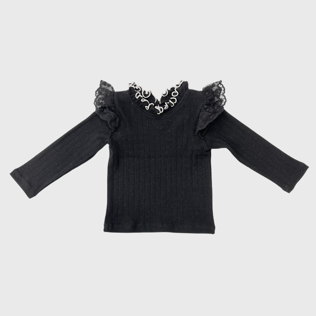 Черный лонгслив с кружевными рукавами