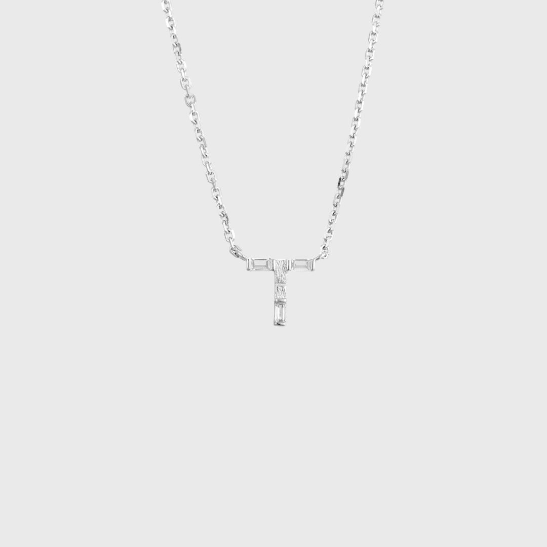 Колье с инициалом Т