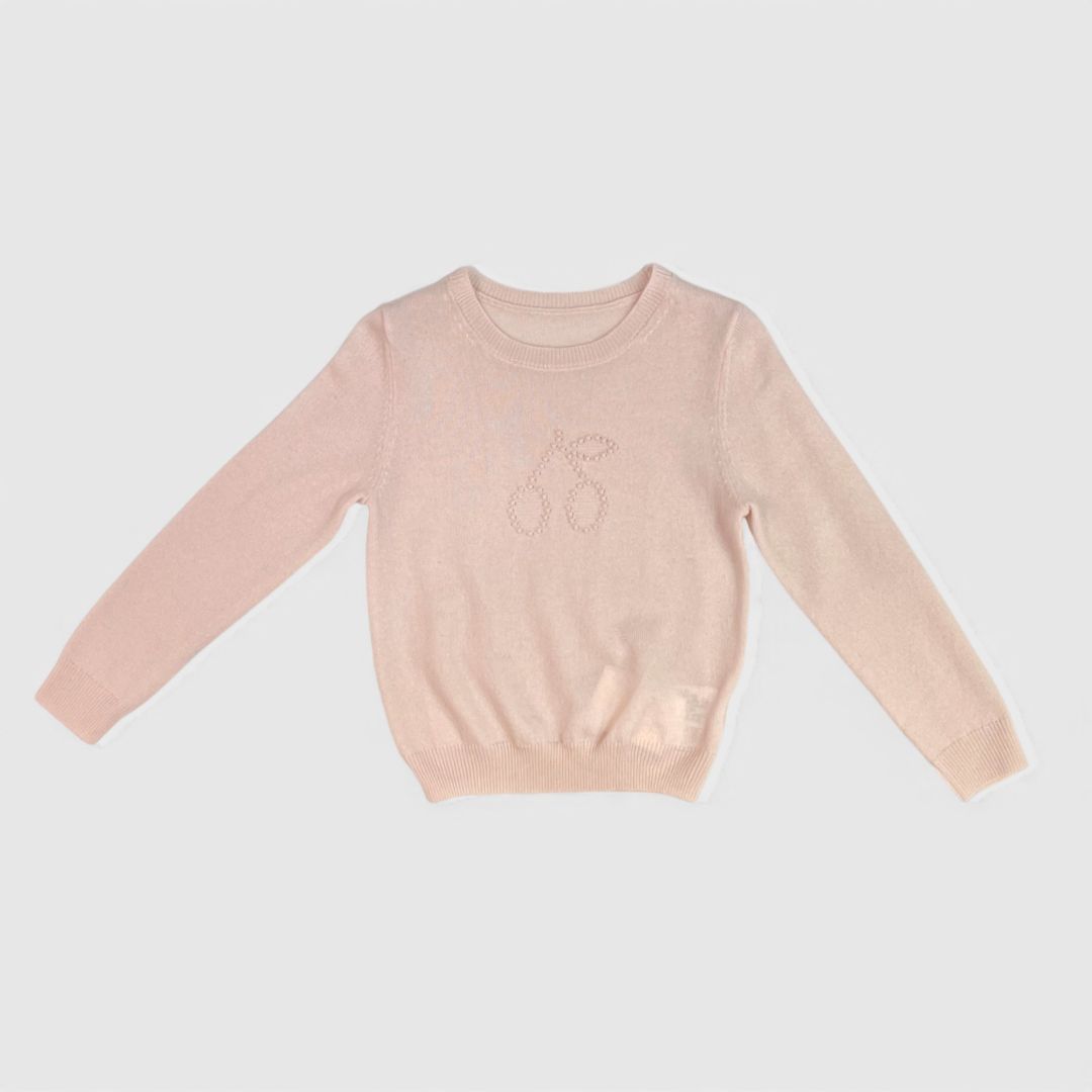 Розовый свитер с вышивкой