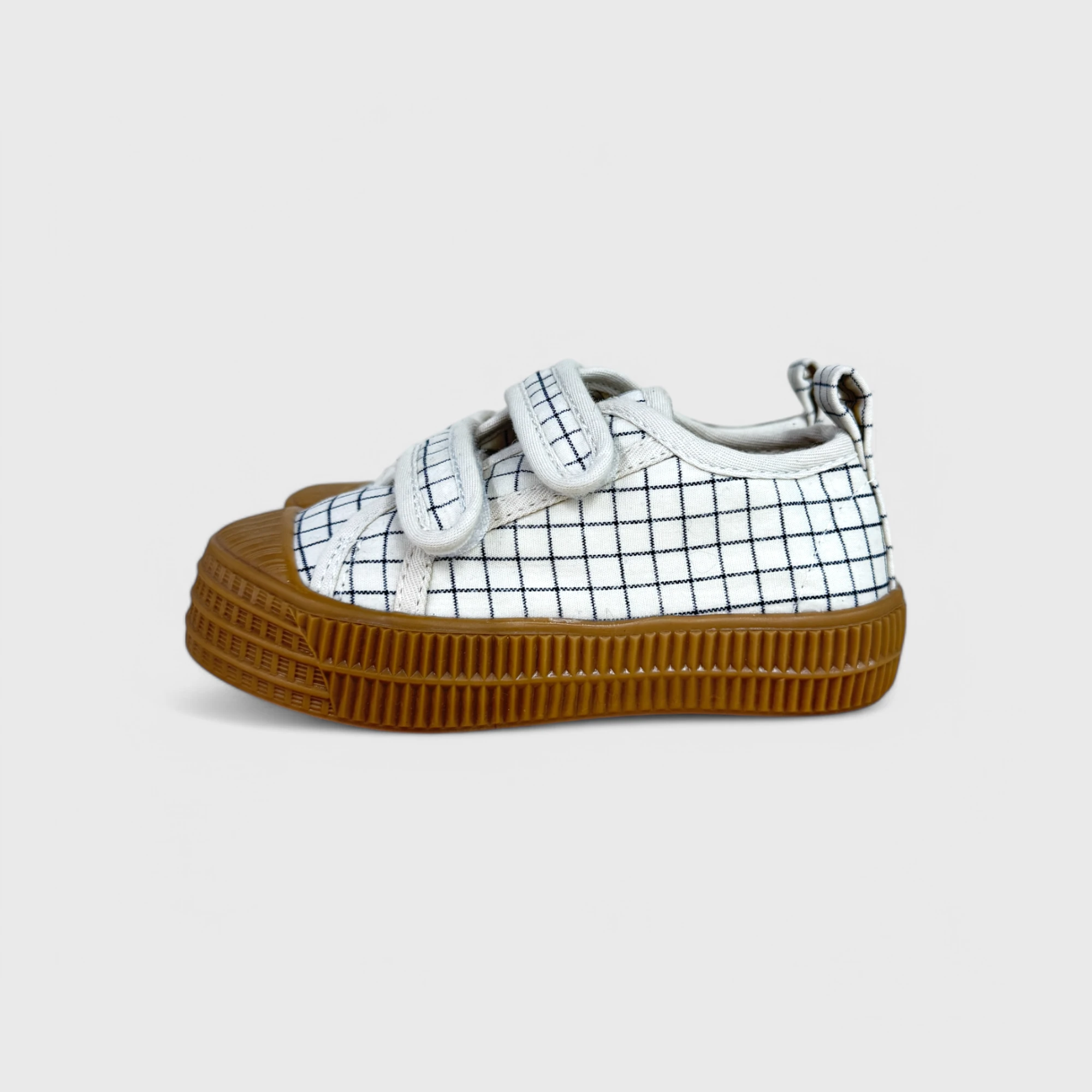 Белые слиперы с клетчатым принтом