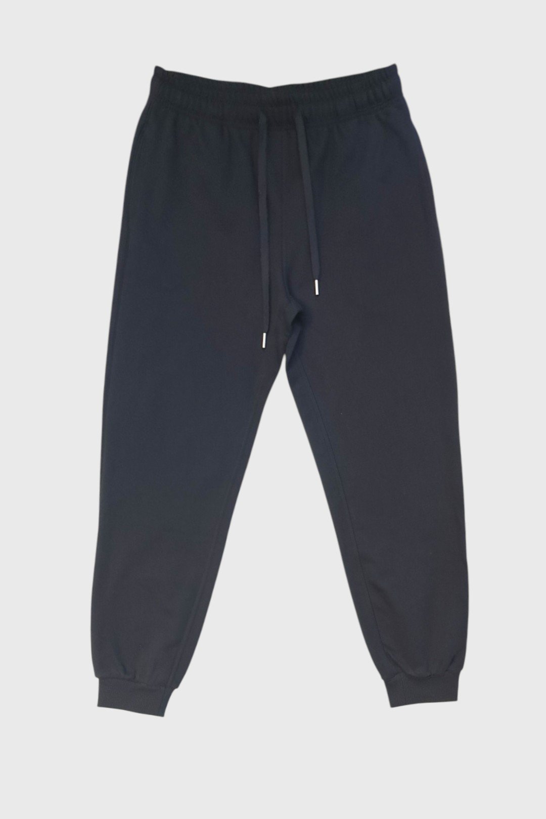 Черные спортивные штаны