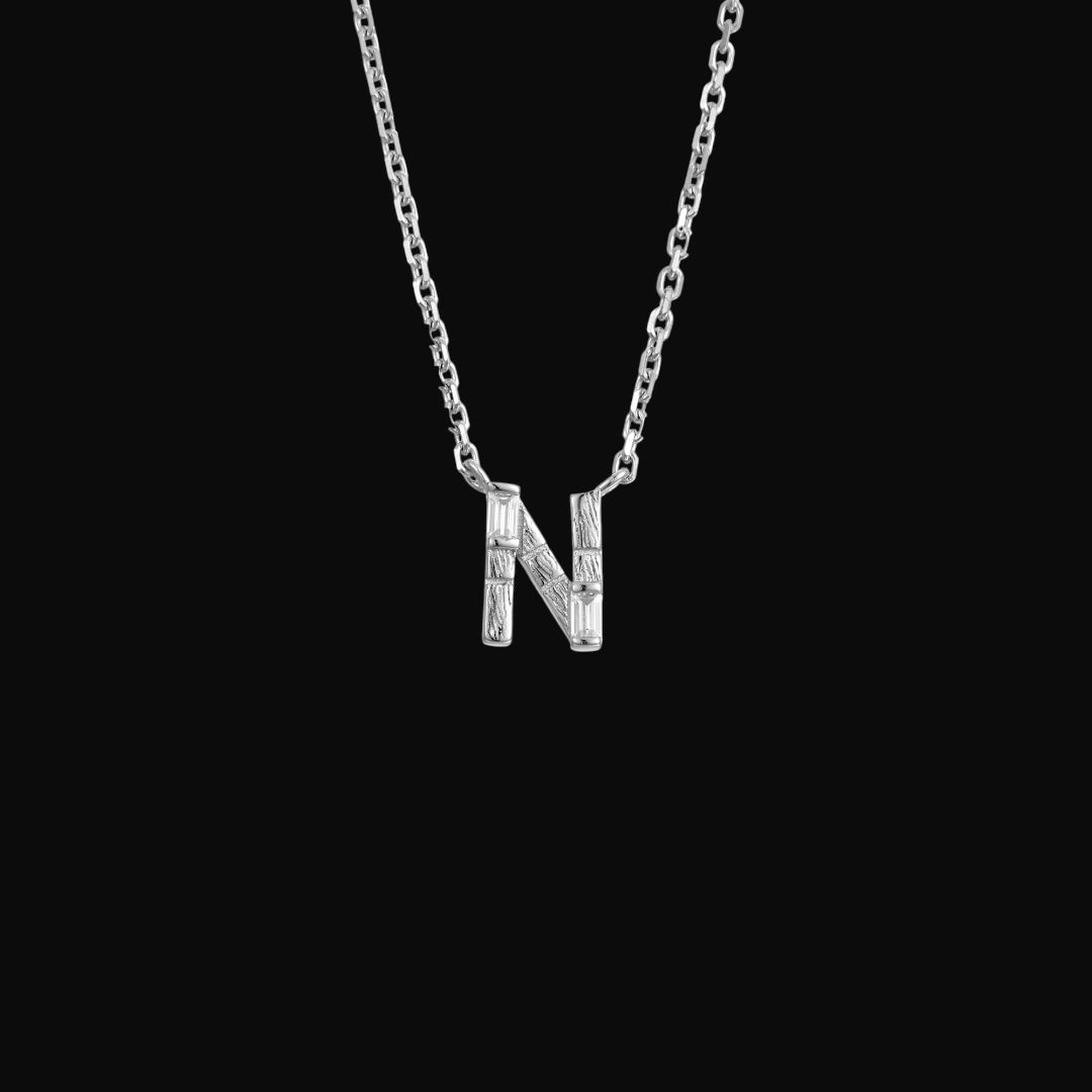 Колье с инициалом N