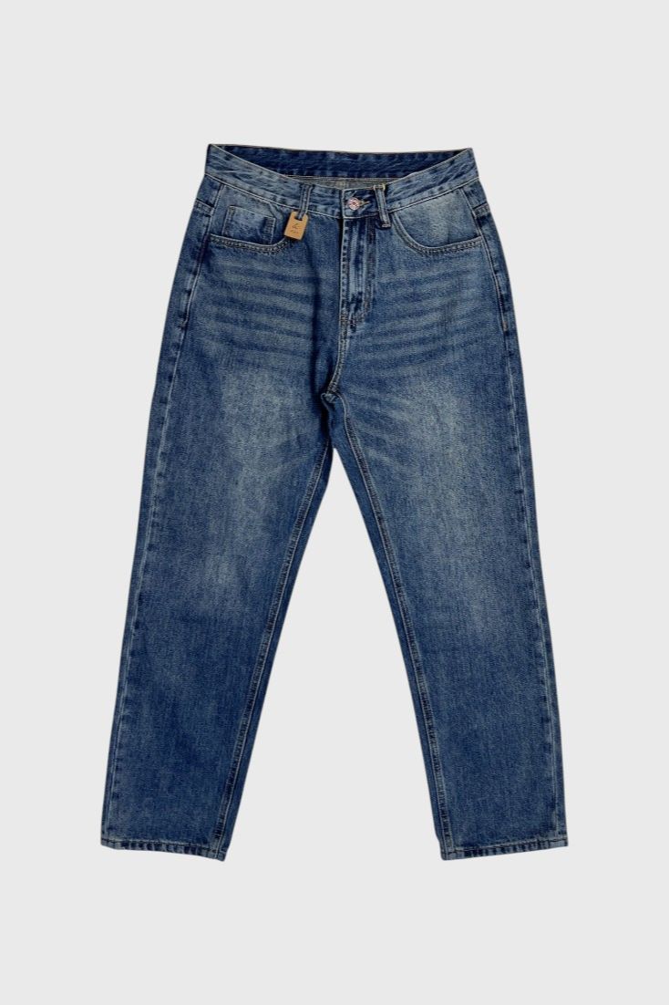 Синие джинсы свободного кроя