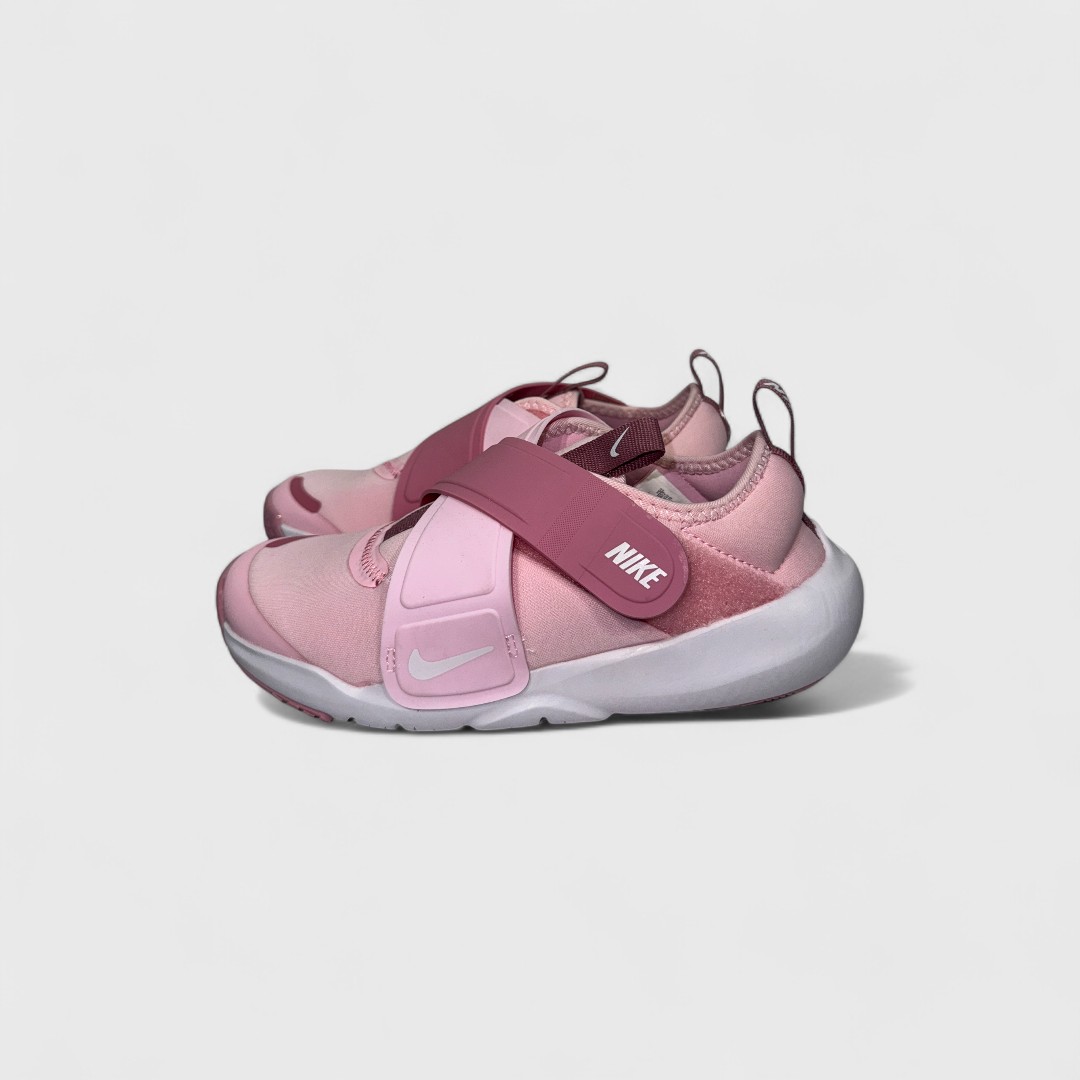 Розовые кроссовки Nike для девочек