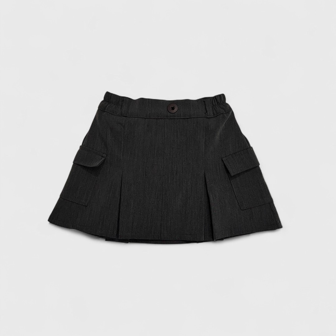 Темно-серая юбка с карманами