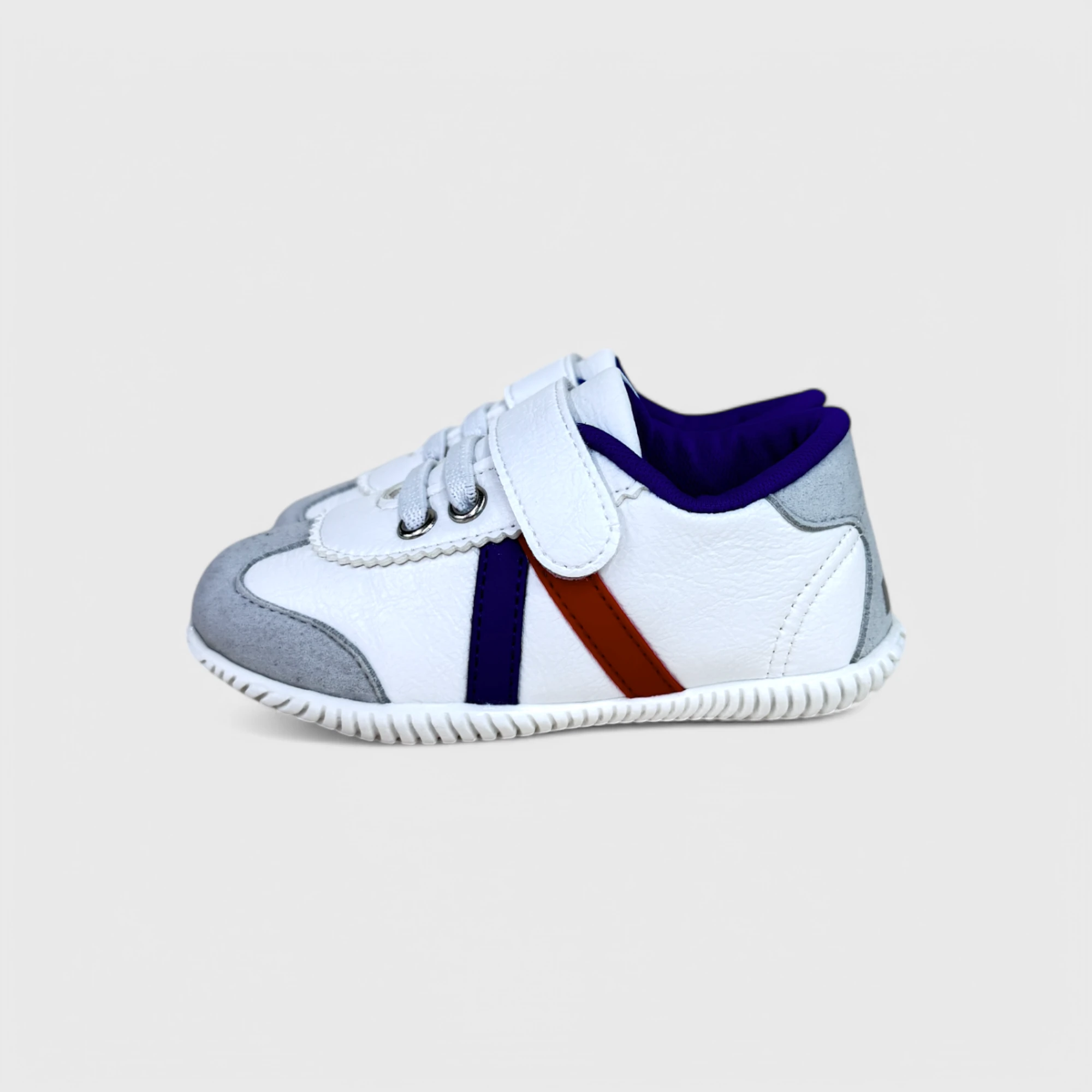 Белые легкие кроссовки