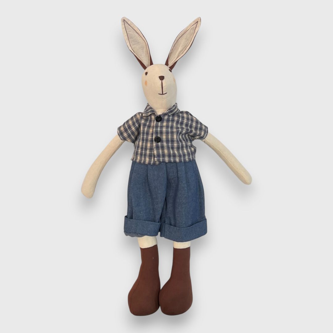 Мягкая игрушка Кролик в одежде