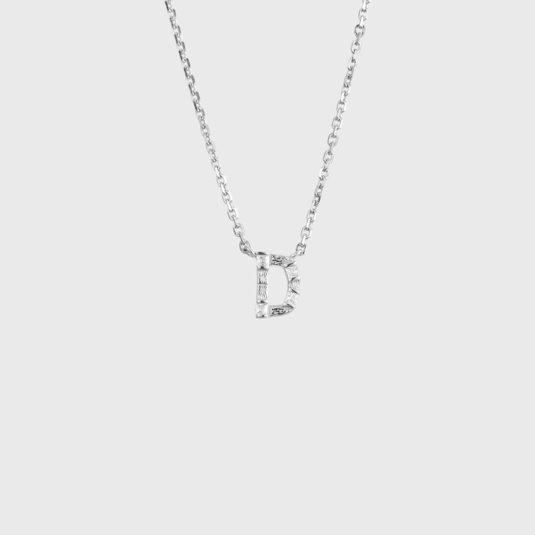Колье с инициалом D
