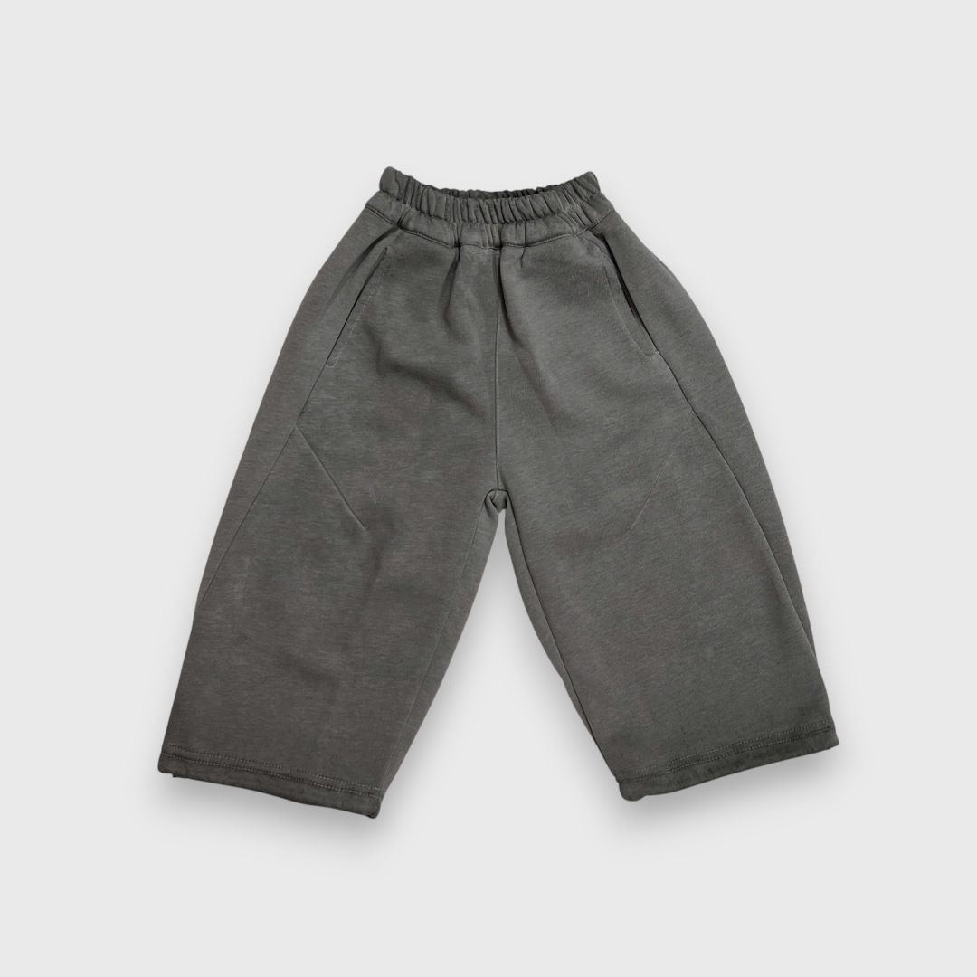 Серые спортивные штаны