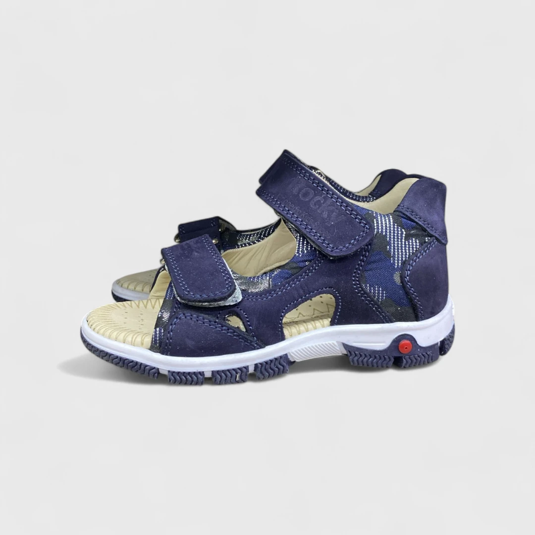 Темно-синие сандалии