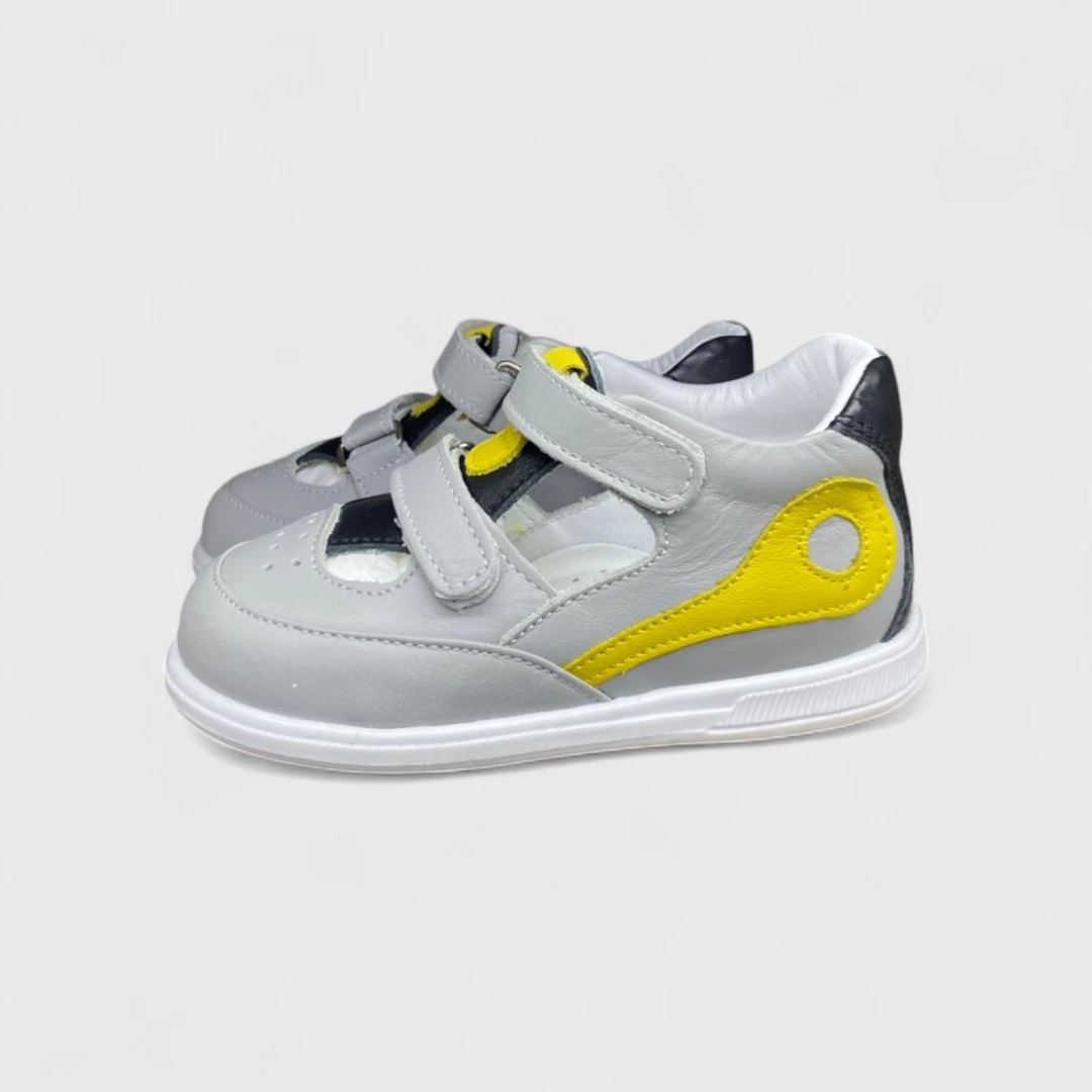 Серые сандали