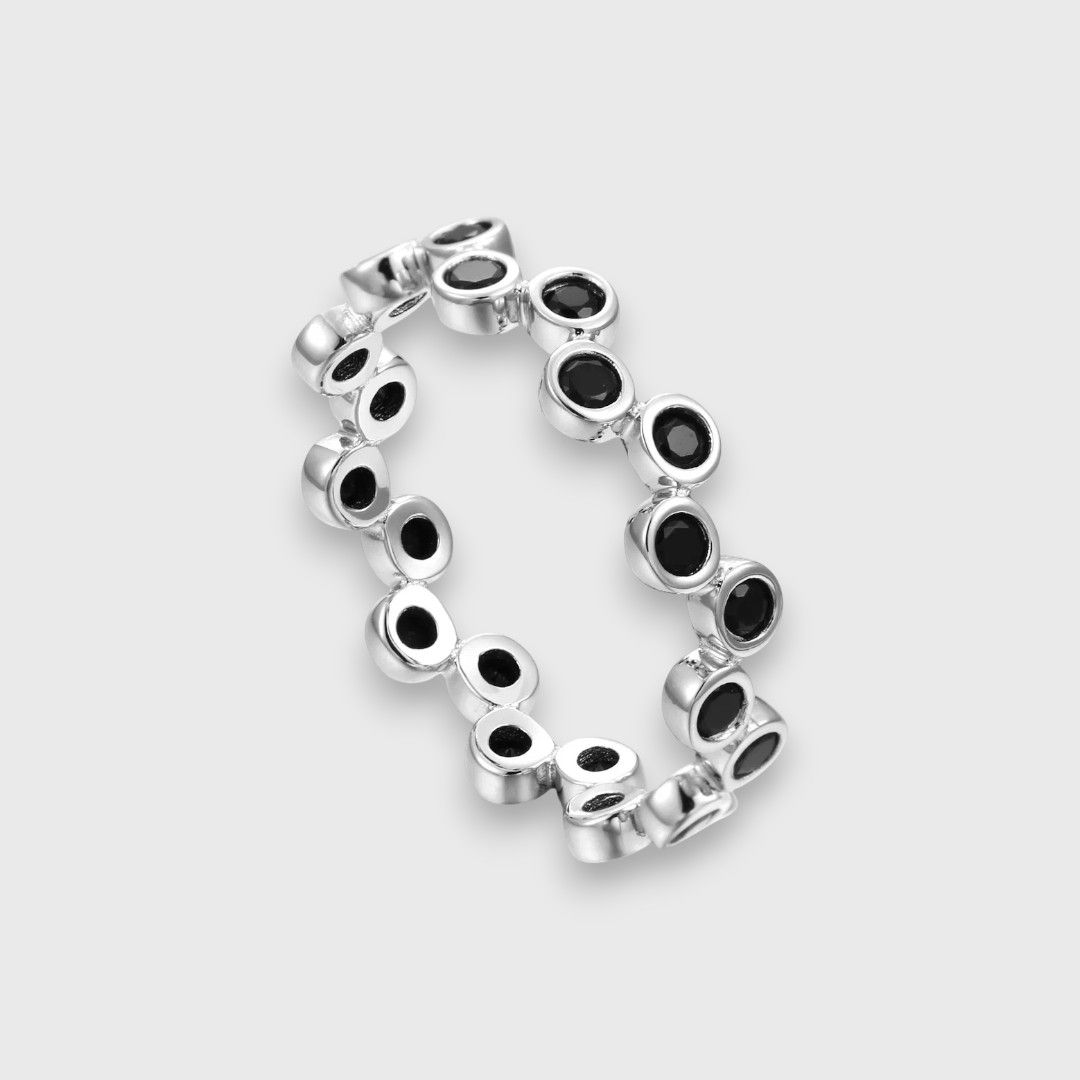 Серебряное кольцо с ониксом