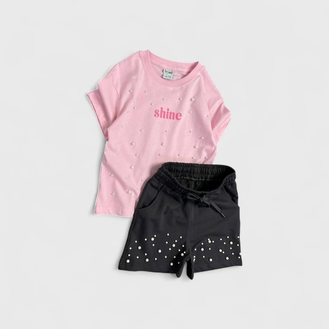 Розовый комплект футболка и шорты