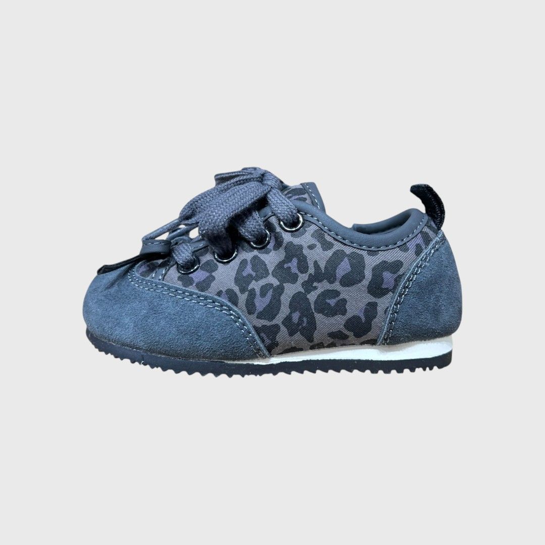Синие кроссовки с леопардовым принтом