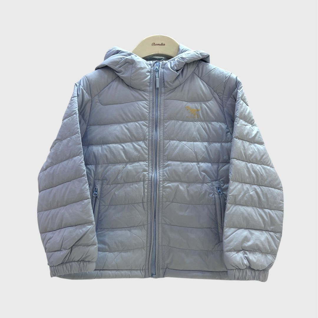 Голубая куртка с капюшоном