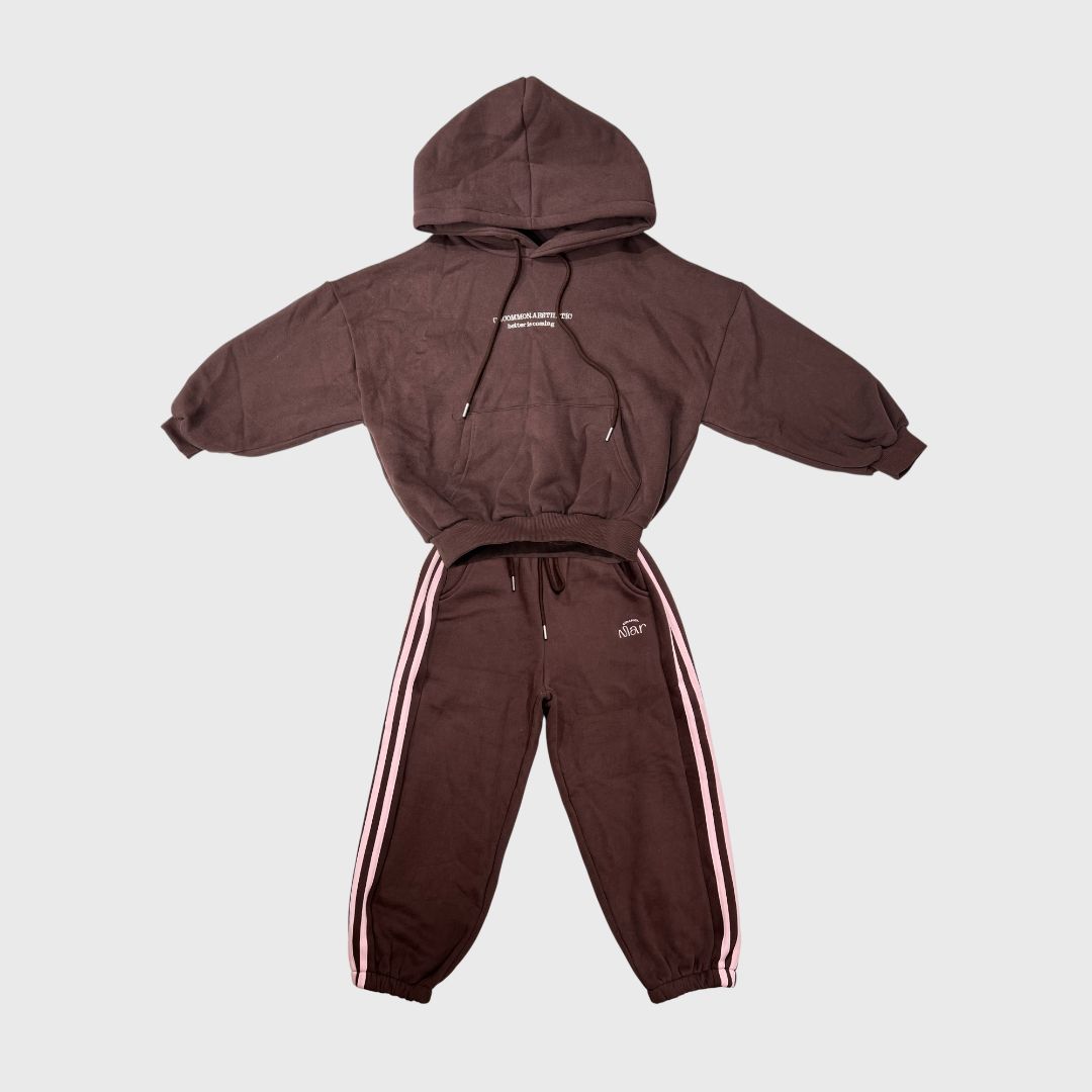 Коричневый спортивный костюм