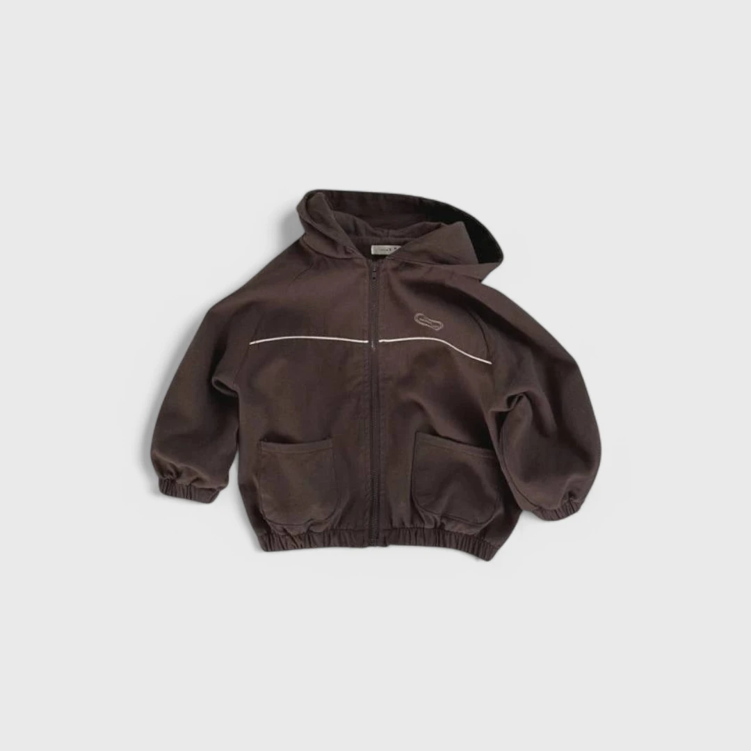 Коричневая толстовка с капюшоном