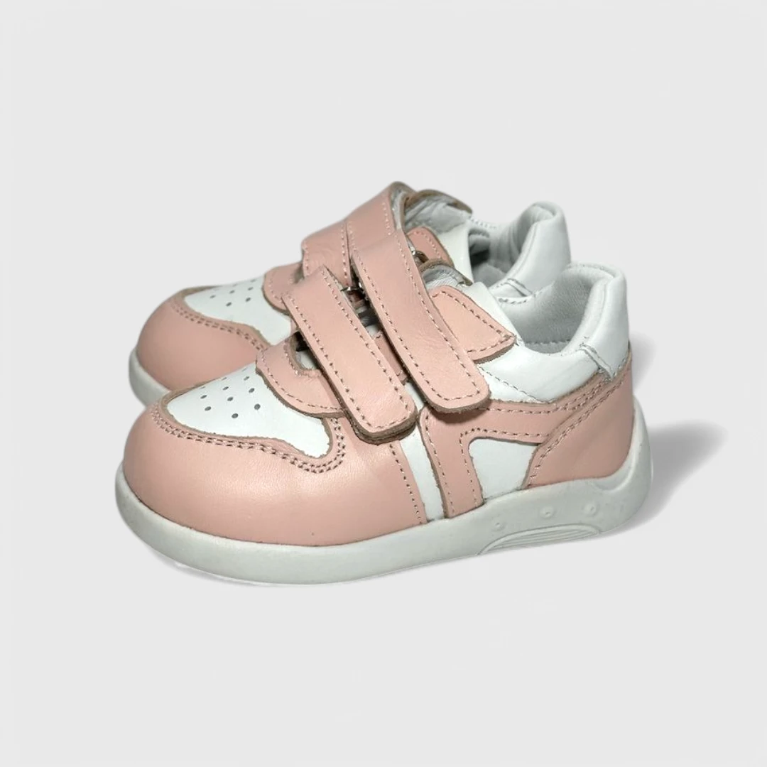 Розовые кожаные кроссовки для малюток