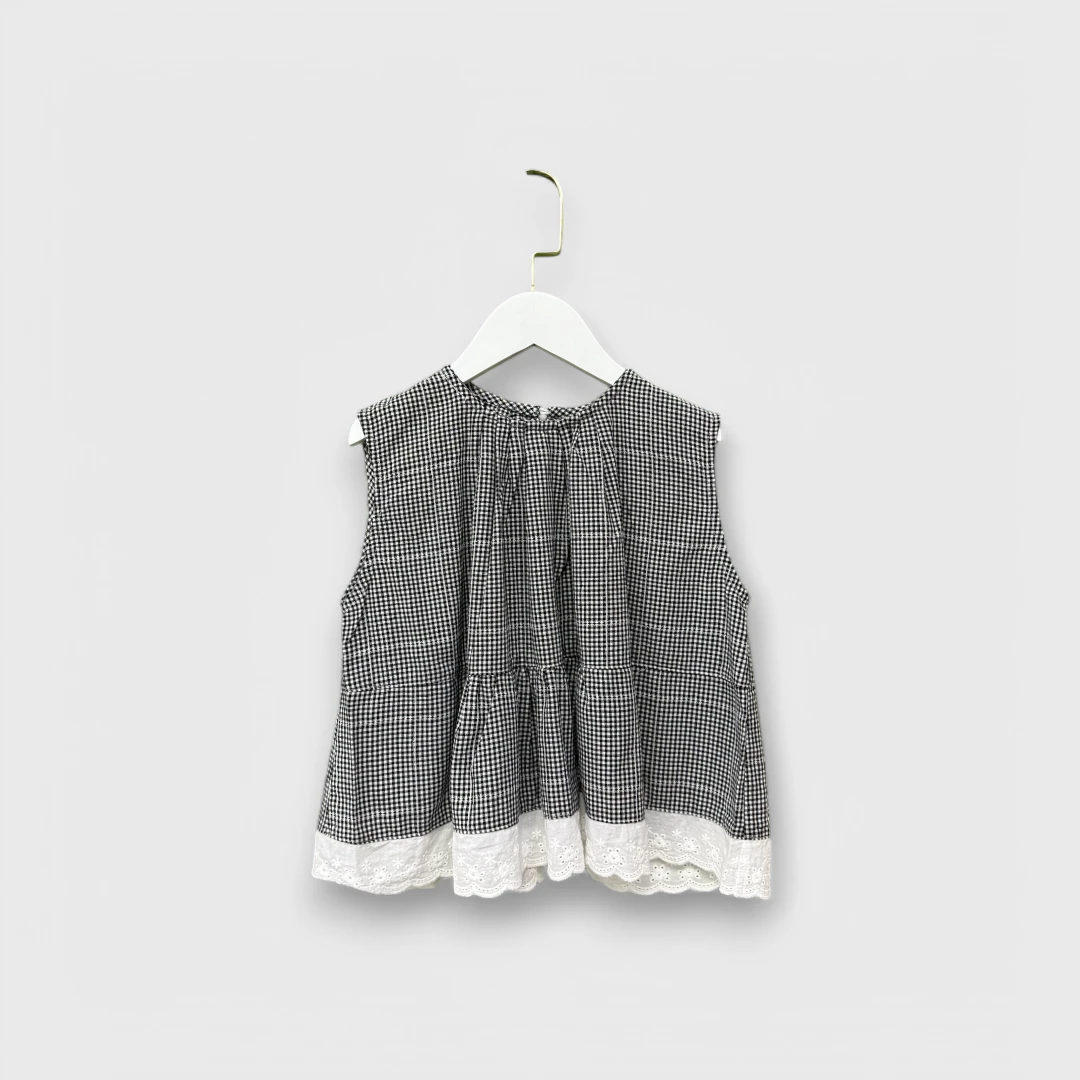 Черная блузка с кружевом для девочек