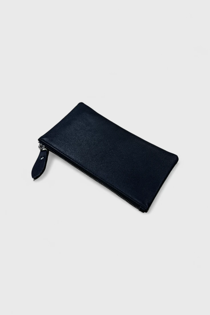 Черный кожаный кошелек