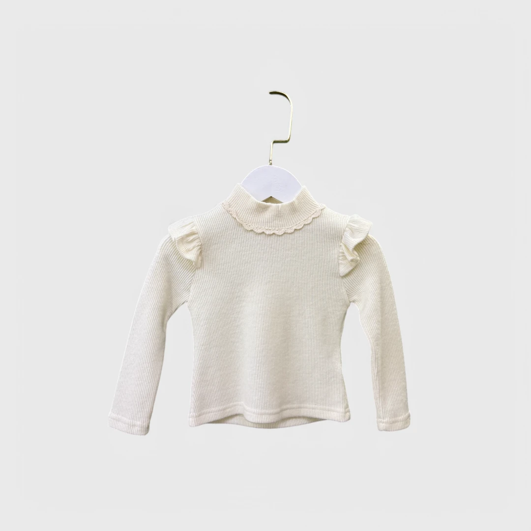 Белый свитер с рюшами для девочек