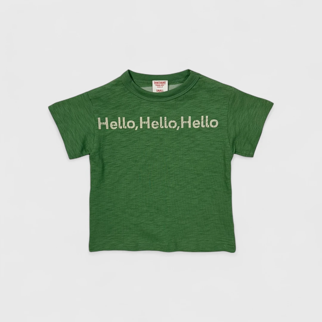 Зеленая футболка