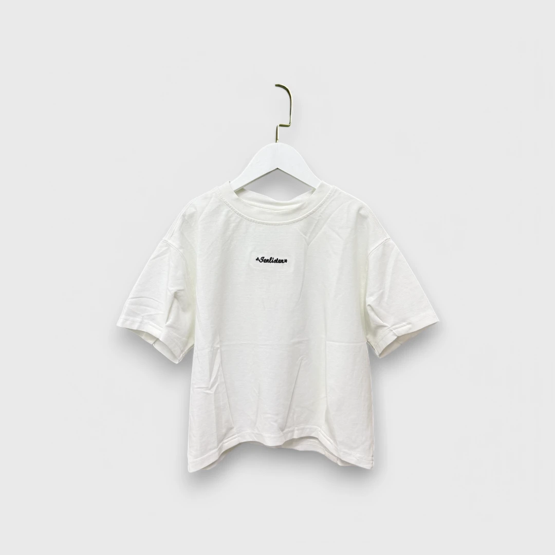 Белая футболка