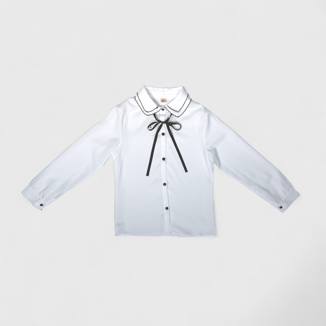 Белая рубашка с черной отделкой