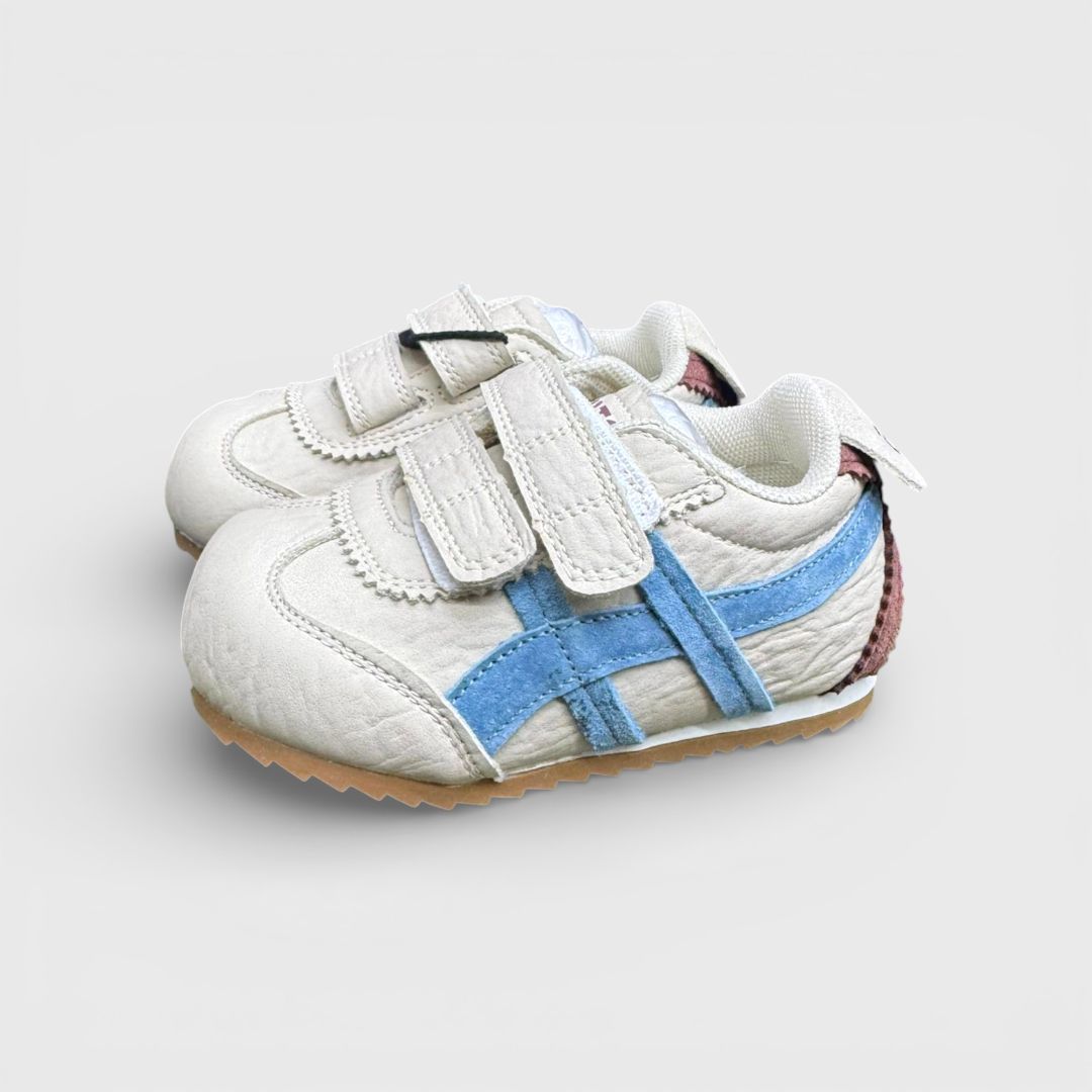 Белые детские кроссовки