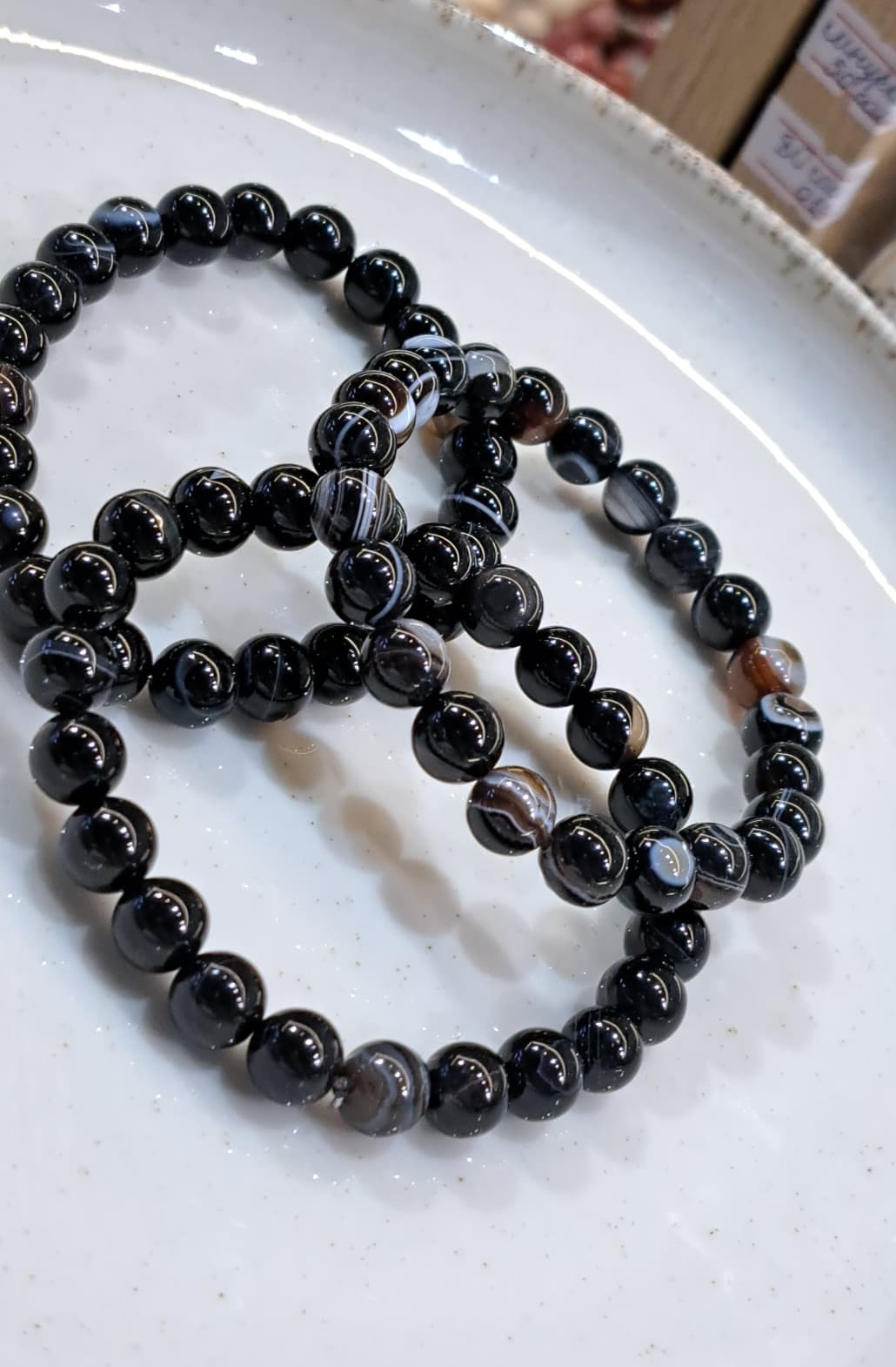 Чёрный браслет из агата