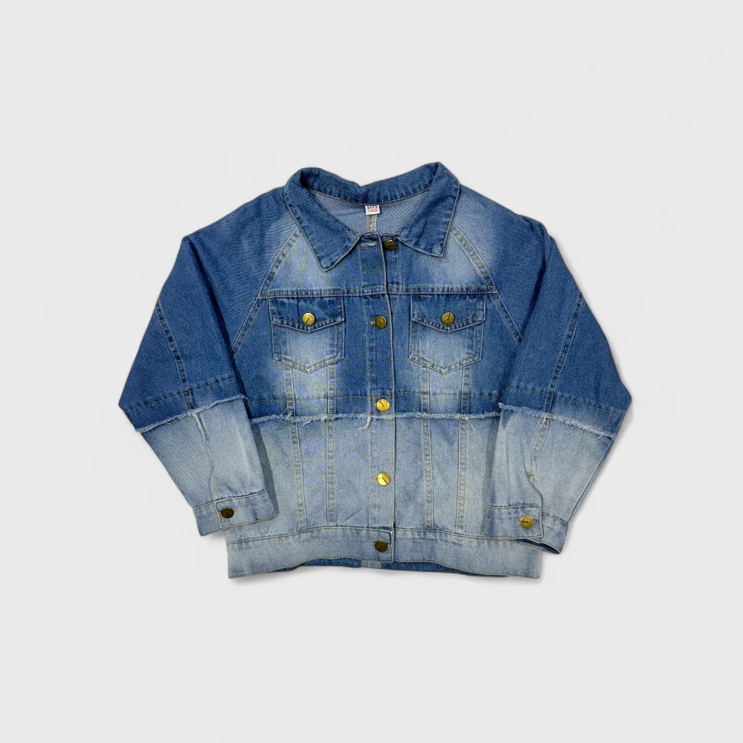 Синяя джинсовая куртка