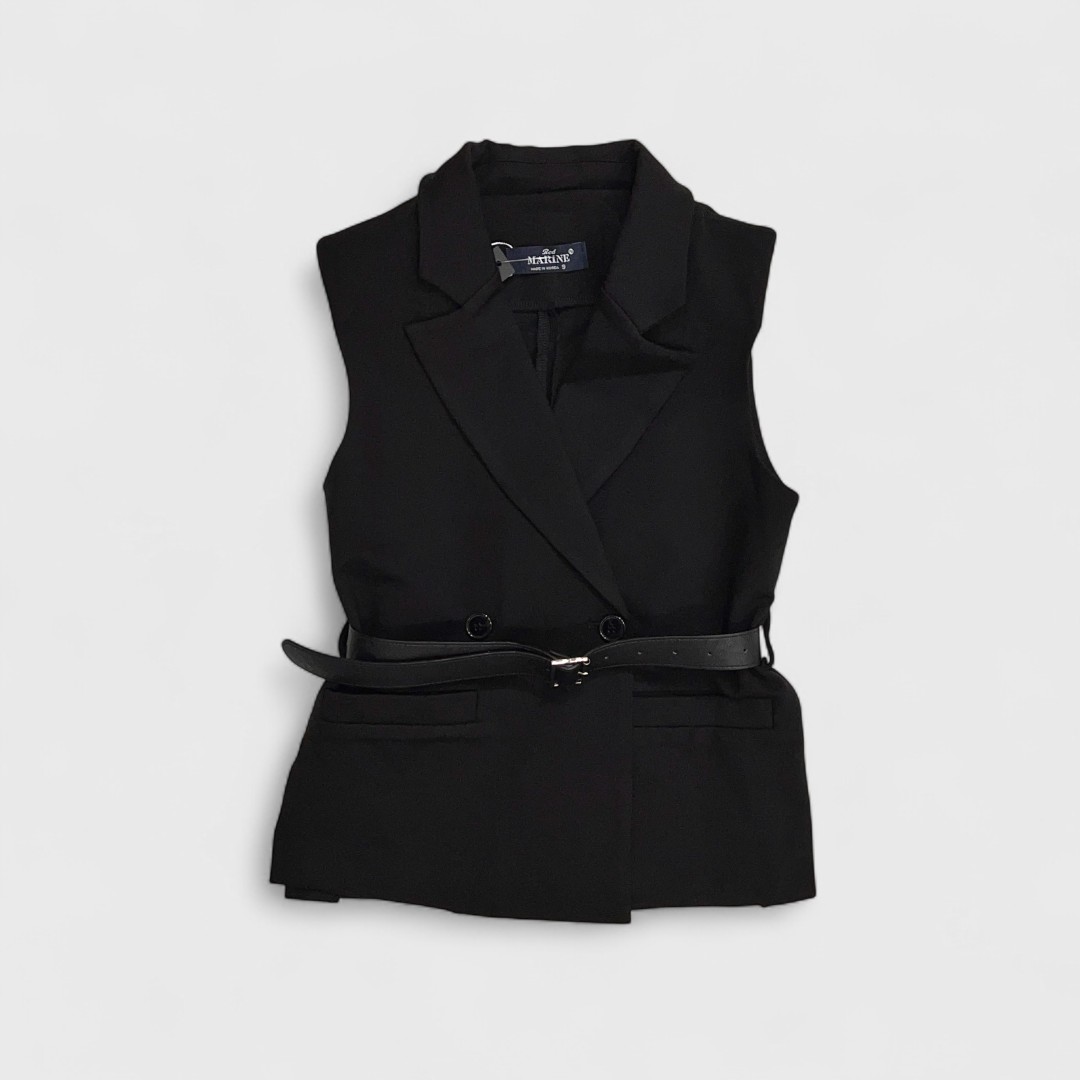 Черный жилет с поясом
