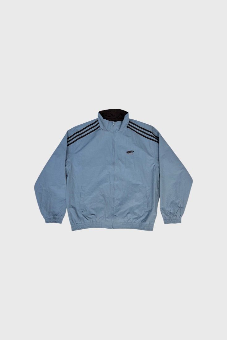 Синяя куртка спортивная