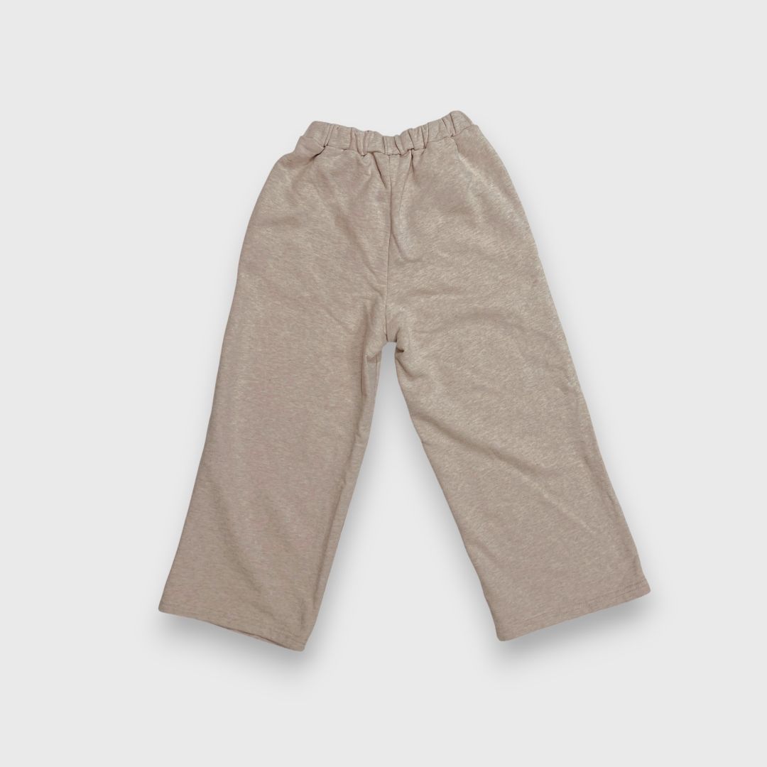 Бежевые брюки с цветами