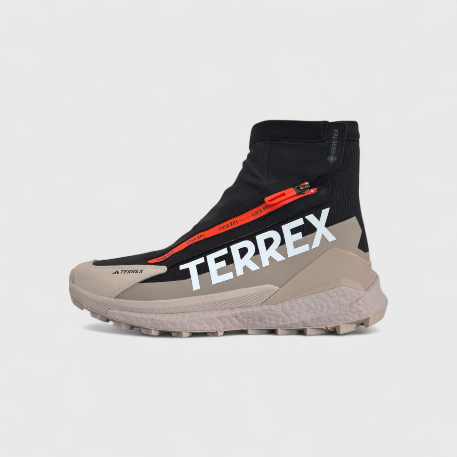 Черные кроссовки Adidas Terrex