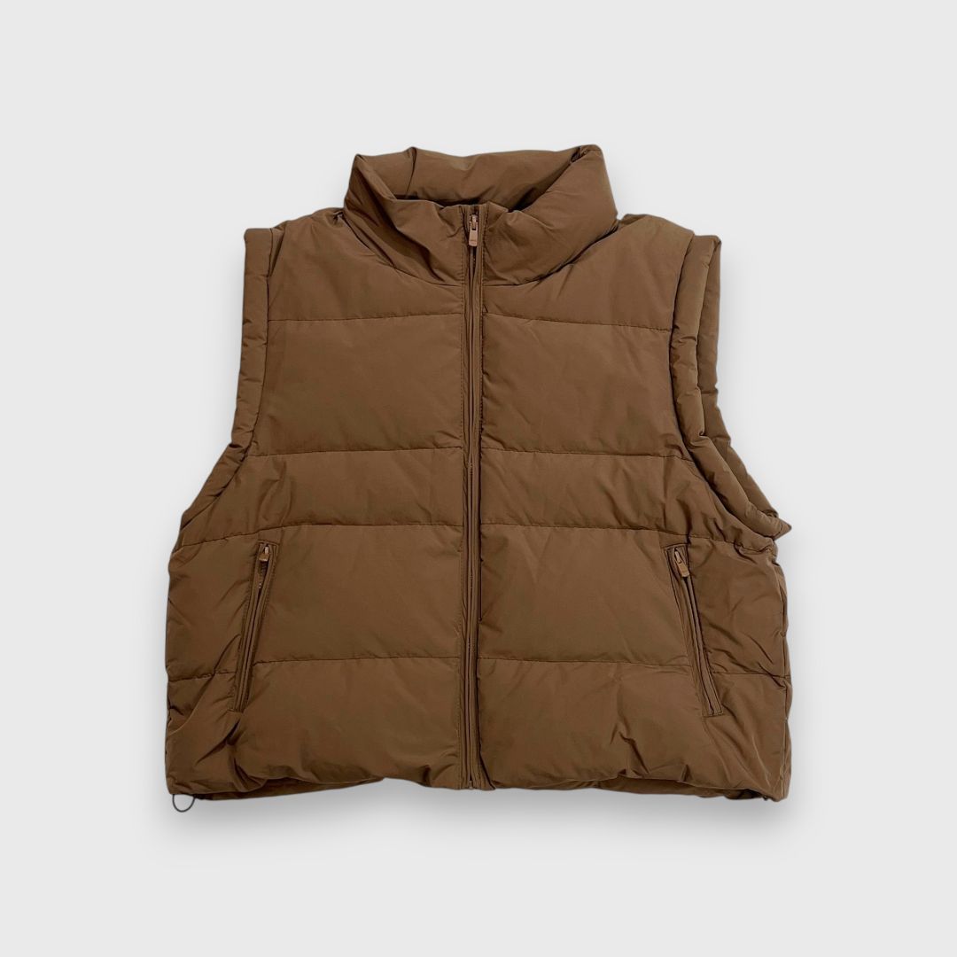 Коричневая утепленная жилетка