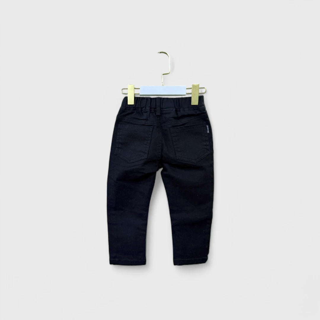 Черные джинсы