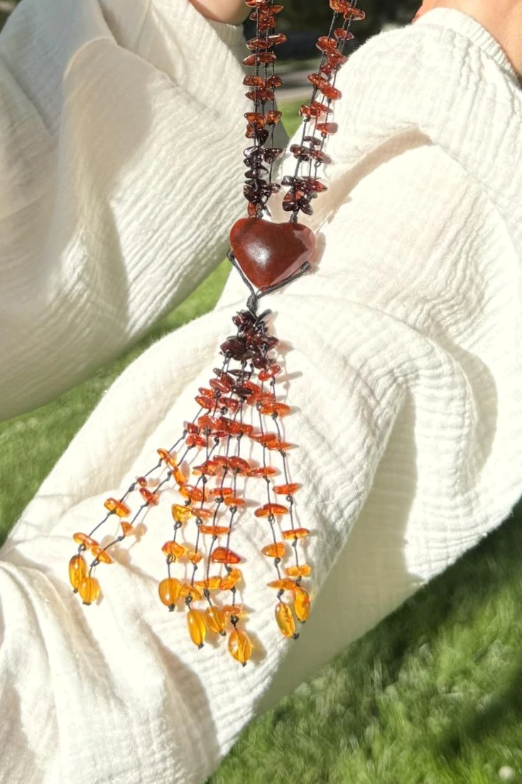 Комплект украшений из янтаря