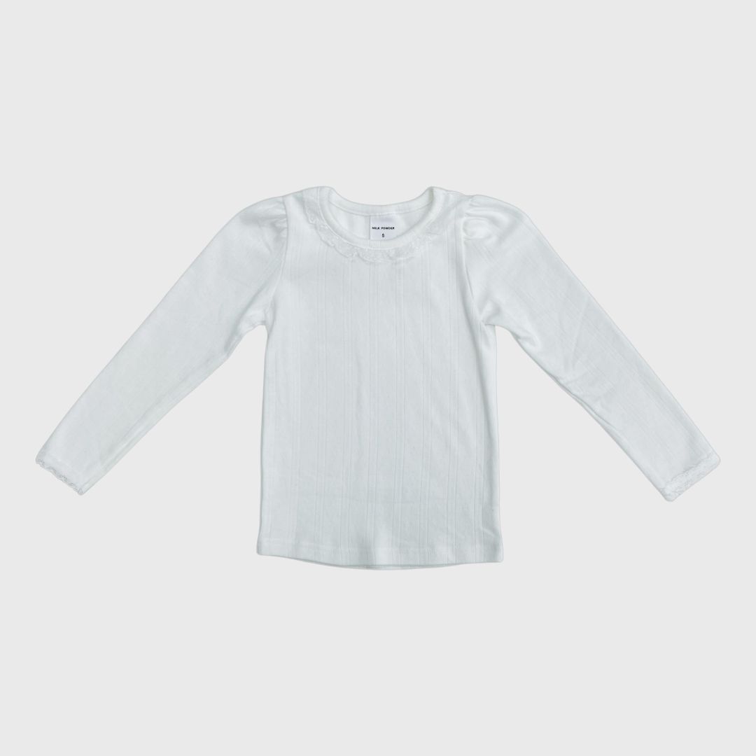 Белая кофта с длинными рукавами