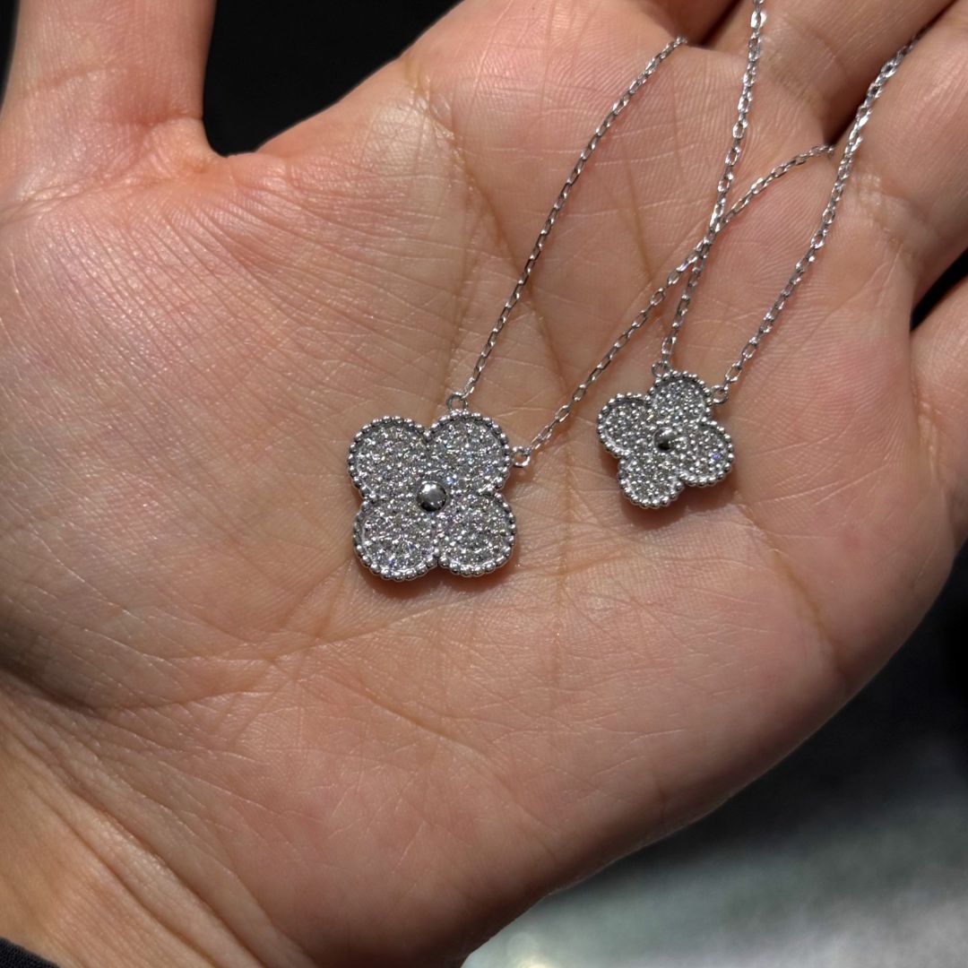 Колье из белого золота