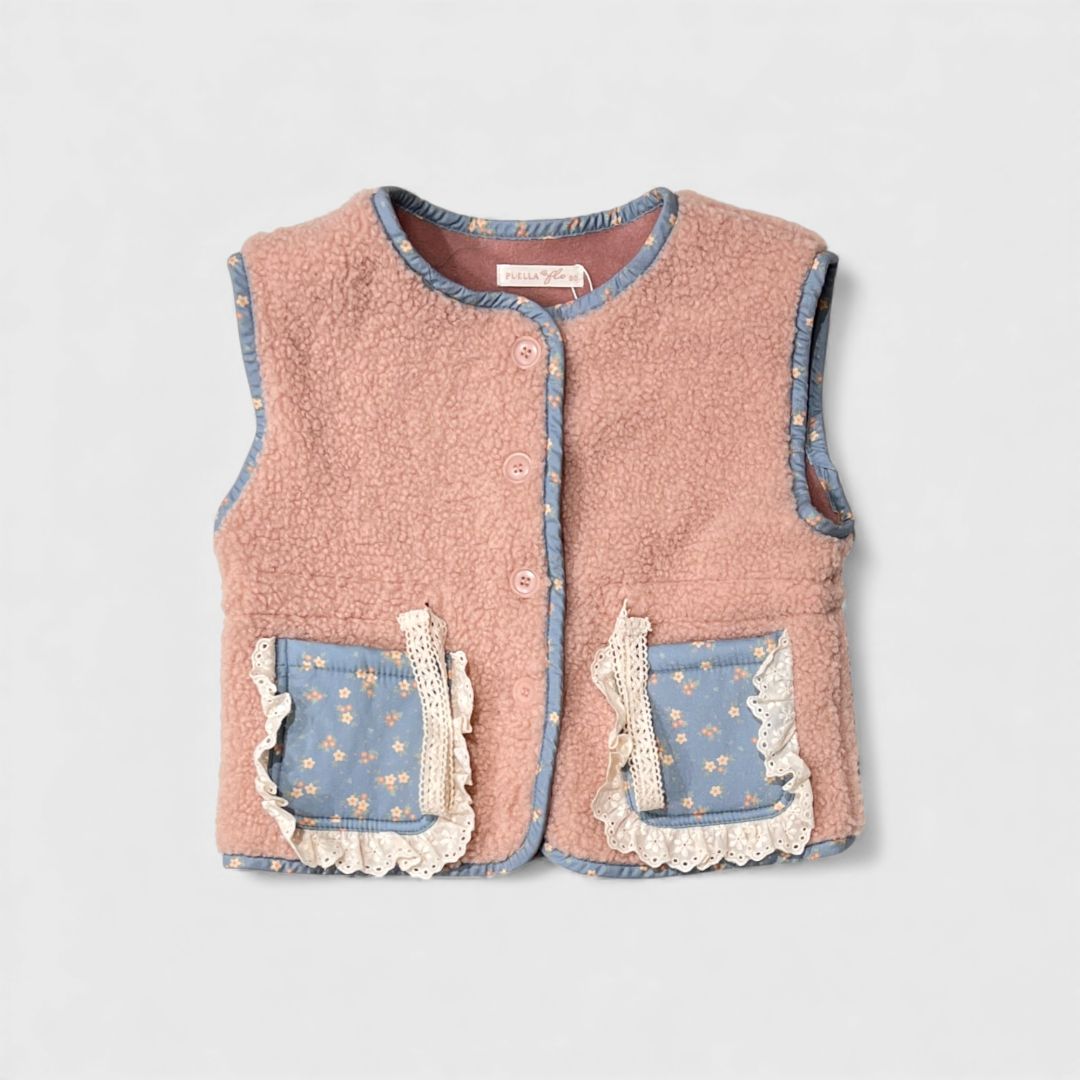 Розовый жилет
