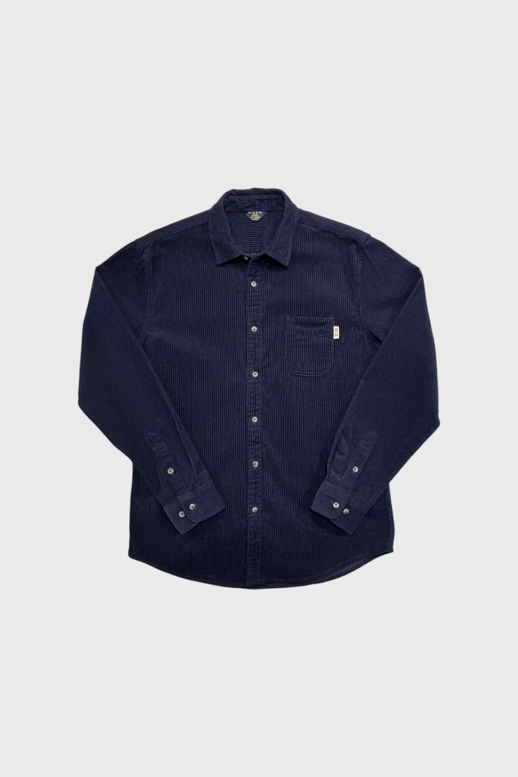 Темно-синяя рубашка из вельвета