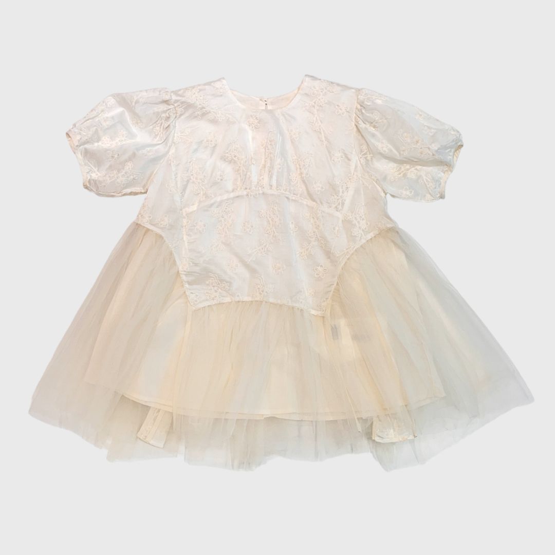 Кремовое платье нежное