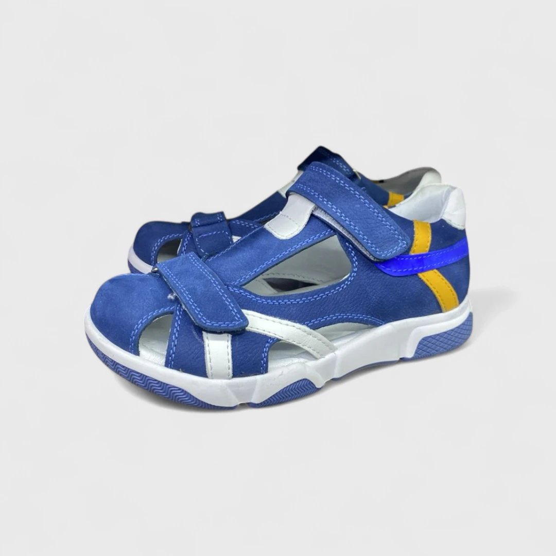 Синие сандалии с белыми вставками