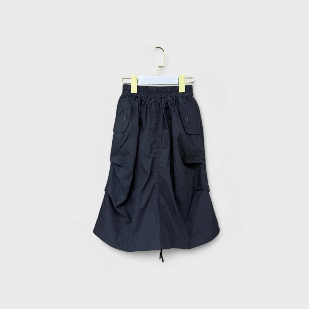 Черная юбка с карманами