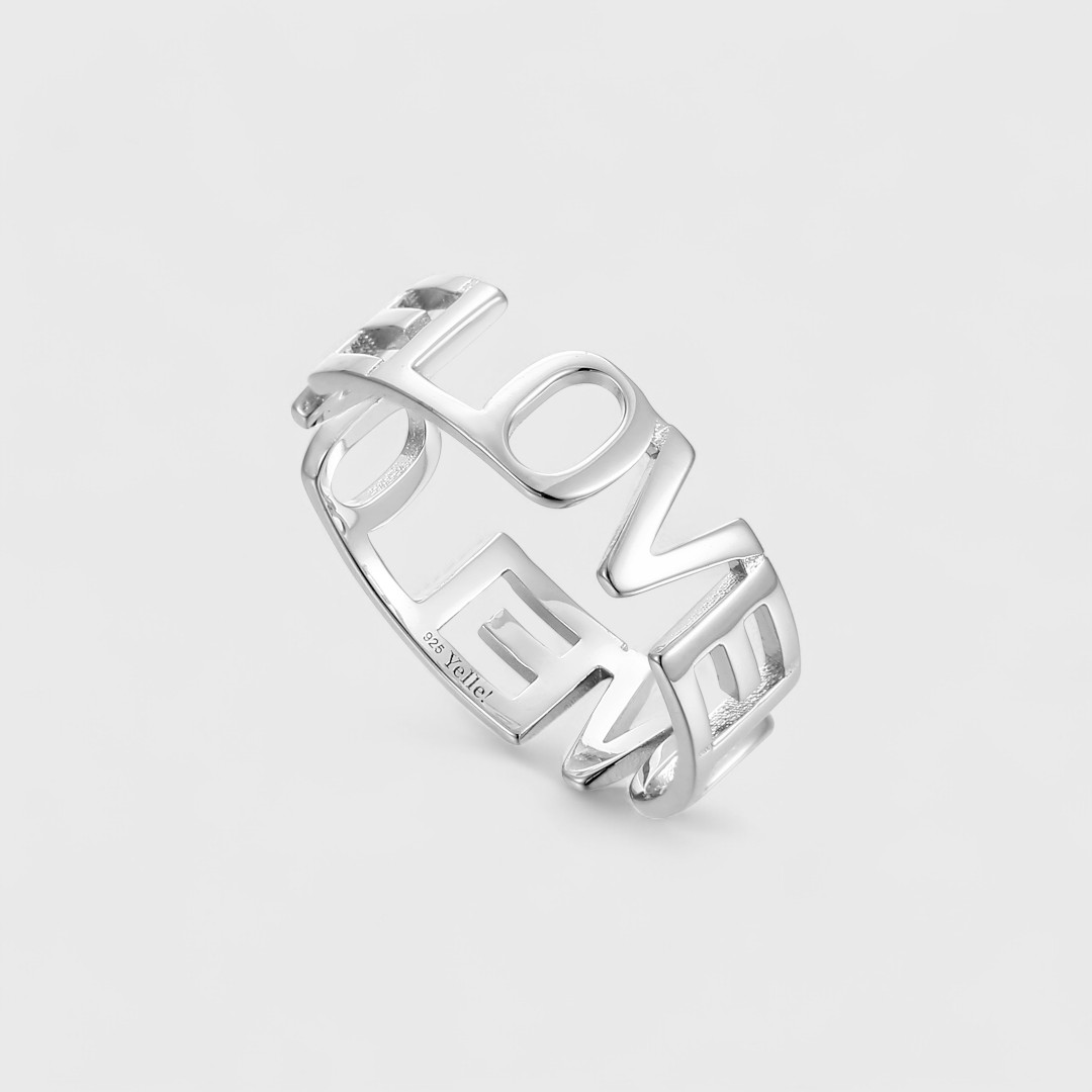 Серебряное кольцо Love