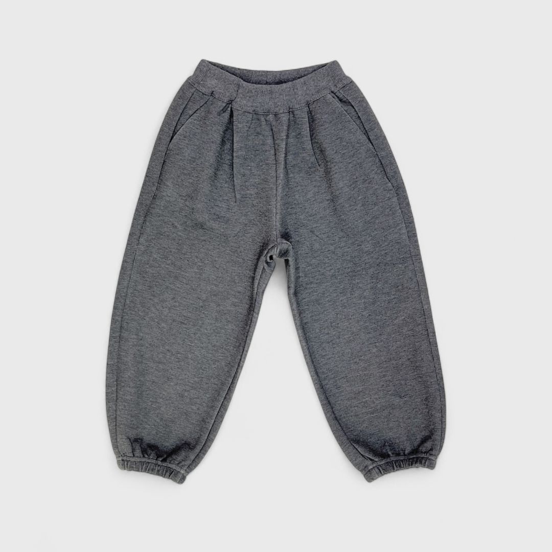 Серые спортивные брюки