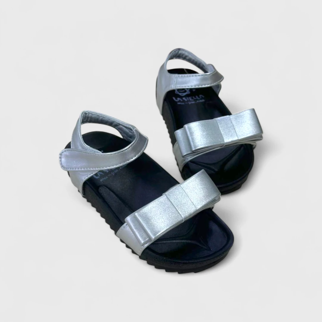 Серебристые сандали