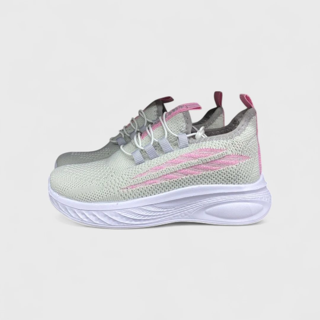 Серые кроссовки с розовыми акцентами