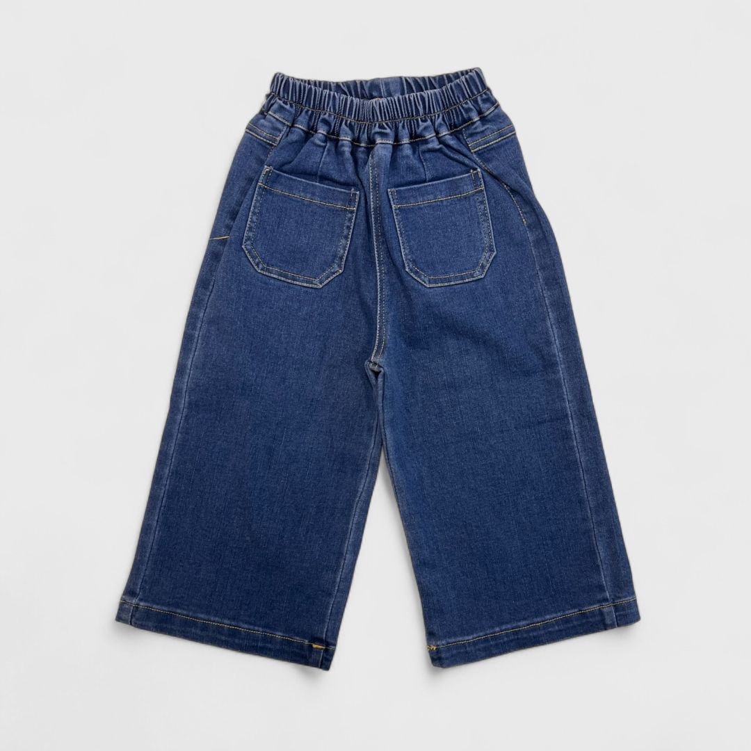 Синие джинсы с карманами